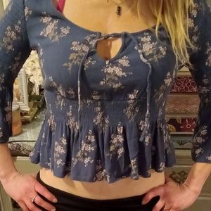 American outfitters Summer Crop Top, blue floral 3/4 sleeves, flirty boho!